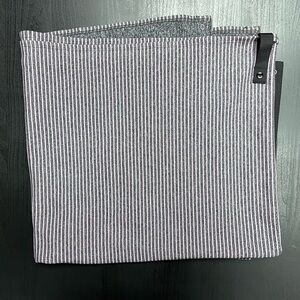 Lululemon Vinyasa Scarf *Rulu
(Hyper Stripe Mauvelous / Heathered Black)